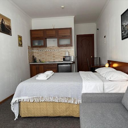 Авіа Apartamento Uzhhorod Exterior foto
