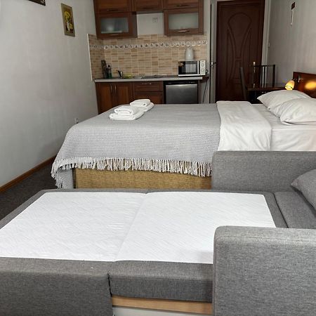 Авіа Apartamento Uzhhorod Exterior foto