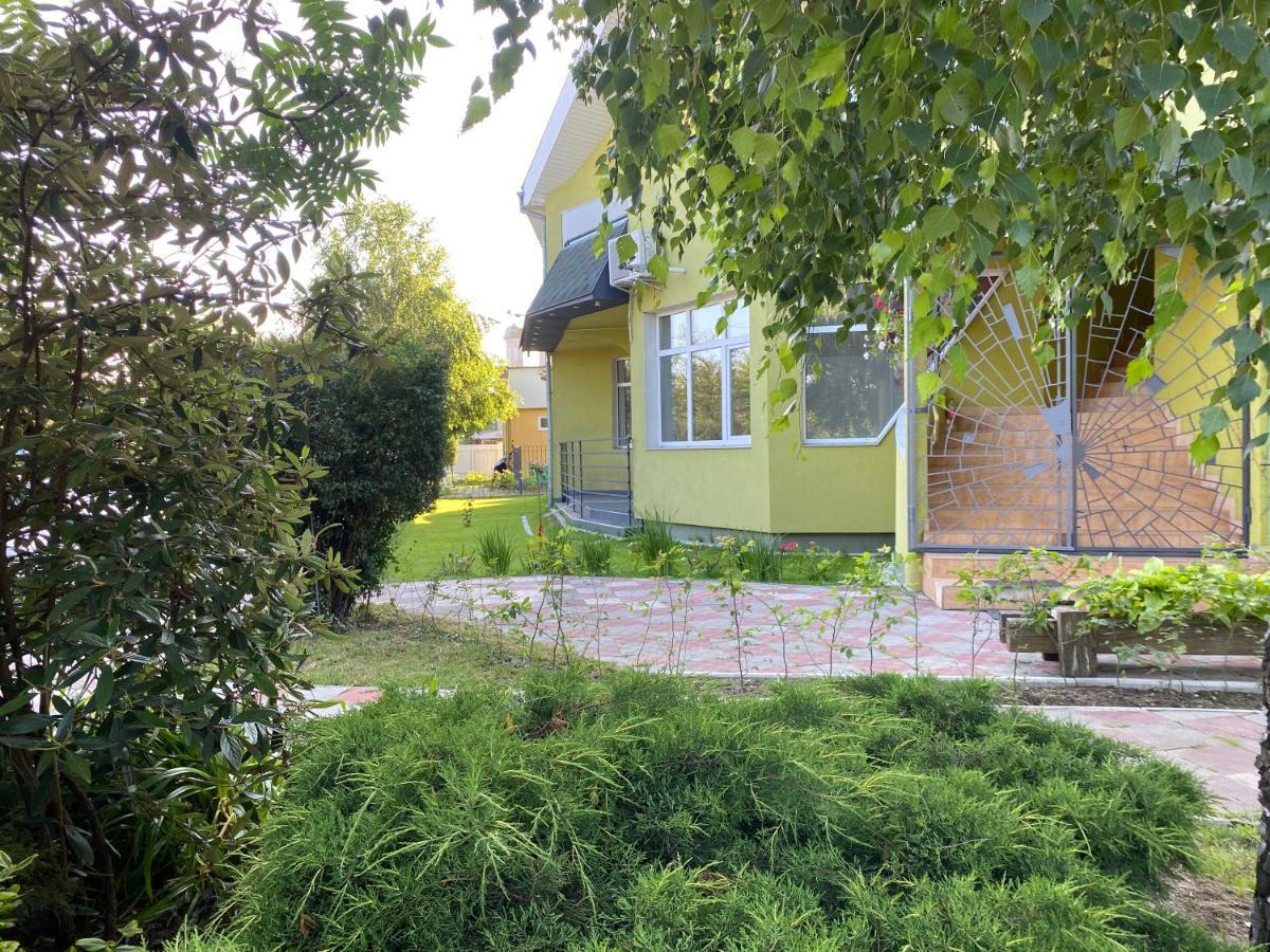 Авіа Apartamento Uzhhorod Exterior foto