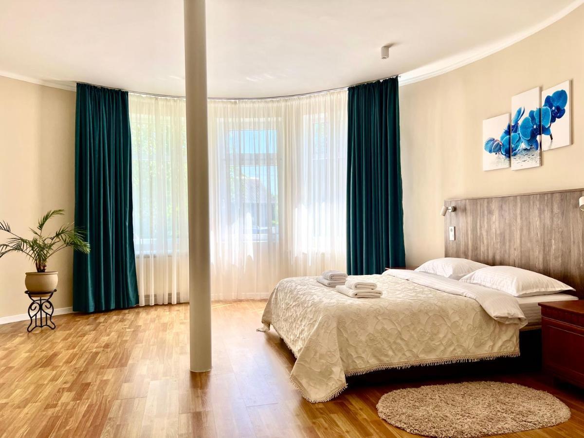 Авіа Apartamento Uzhhorod Exterior foto