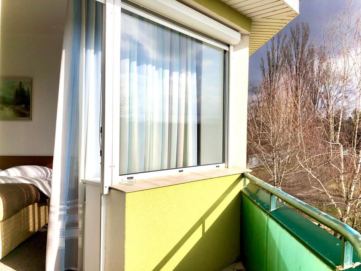 Авіа Apartamento Uzhhorod Exterior foto