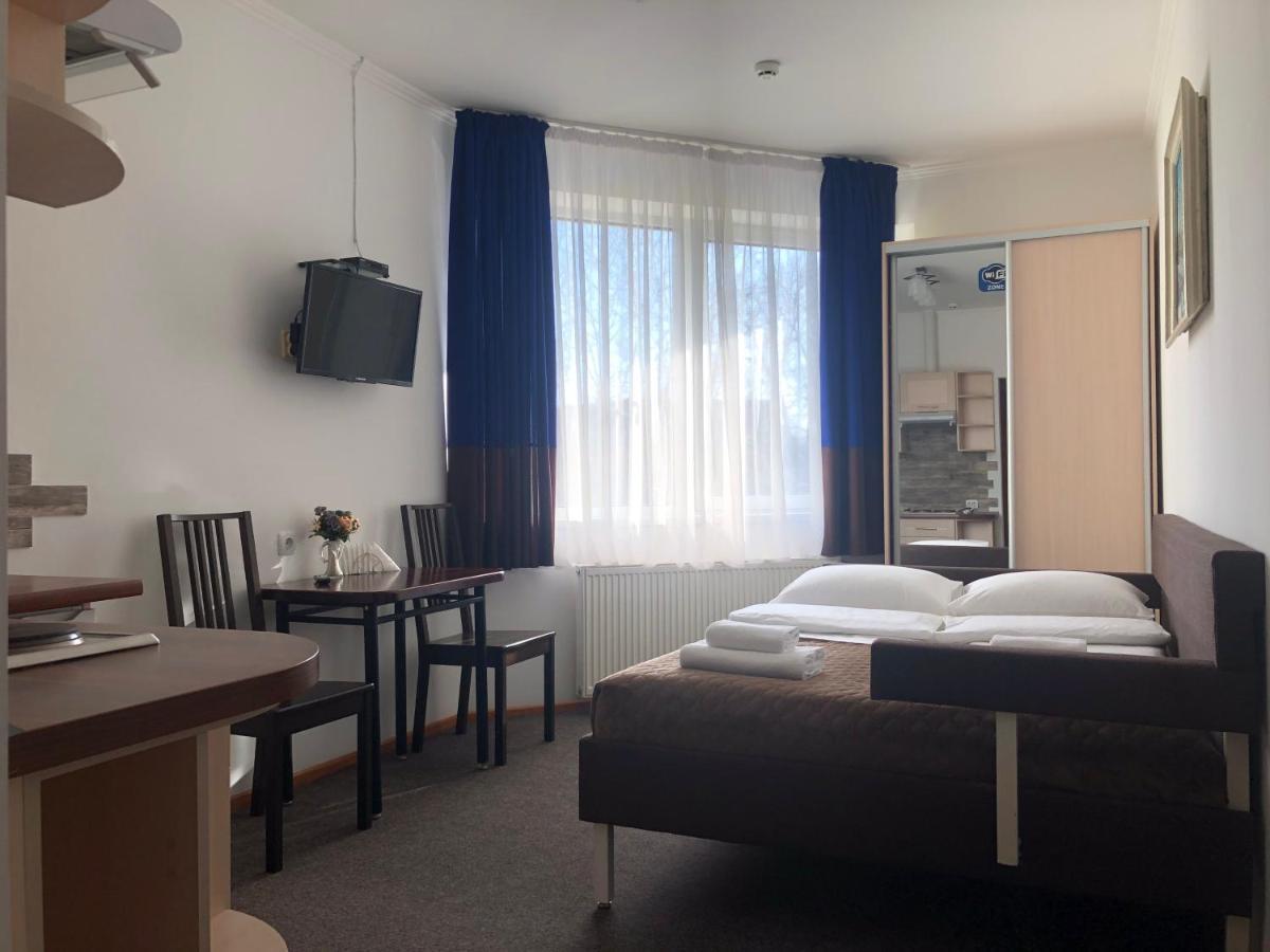 Авіа Apartamento Uzhhorod Exterior foto
