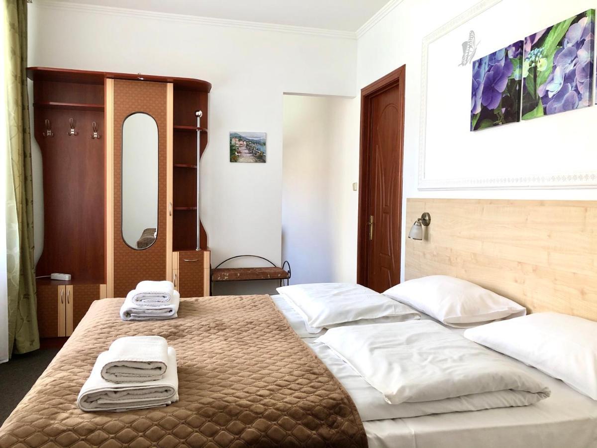 Авіа Apartamento Uzhhorod Exterior foto